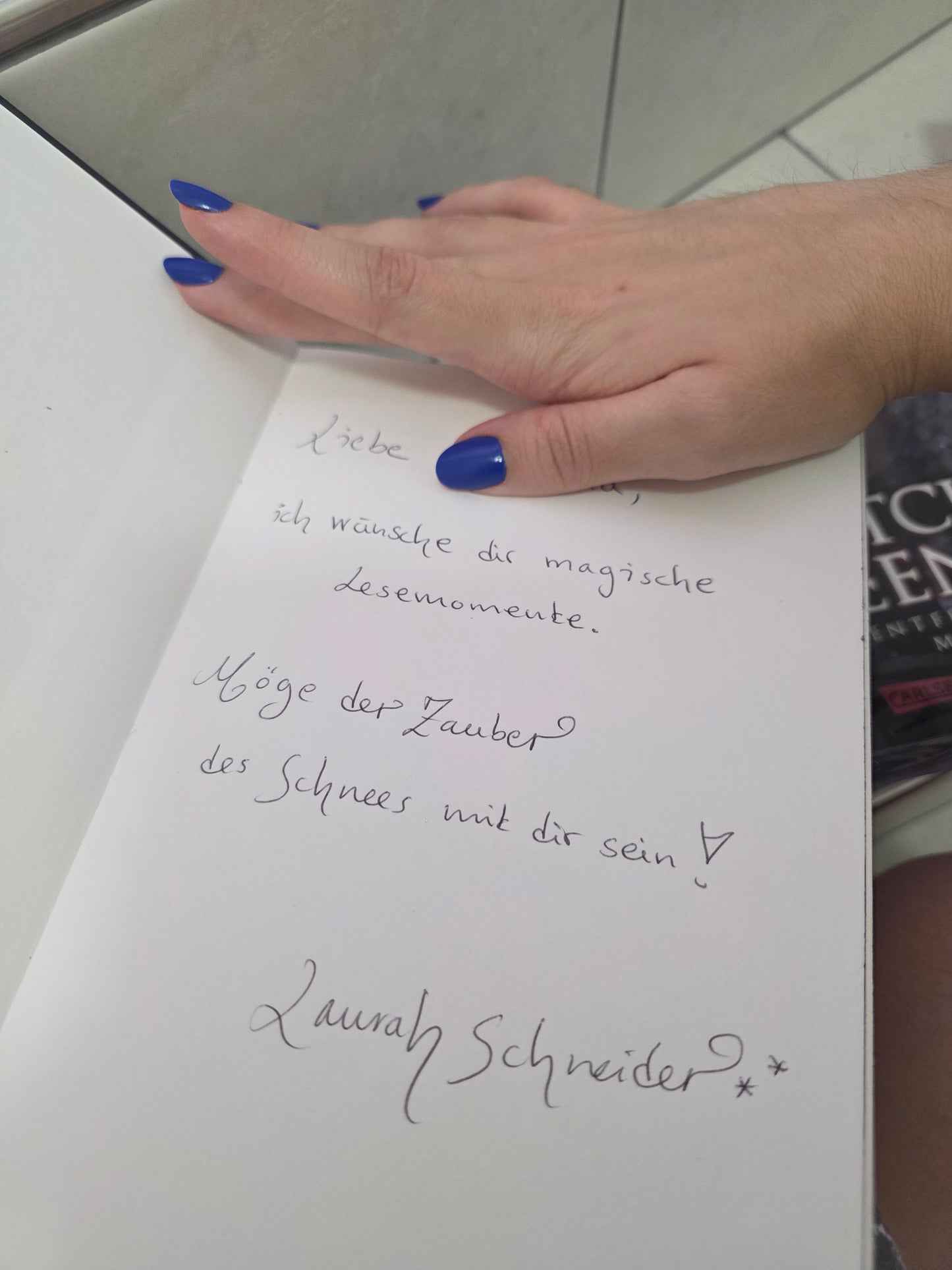 Emelys Blut: Der Zauber des Schnees von Laurah Schneider