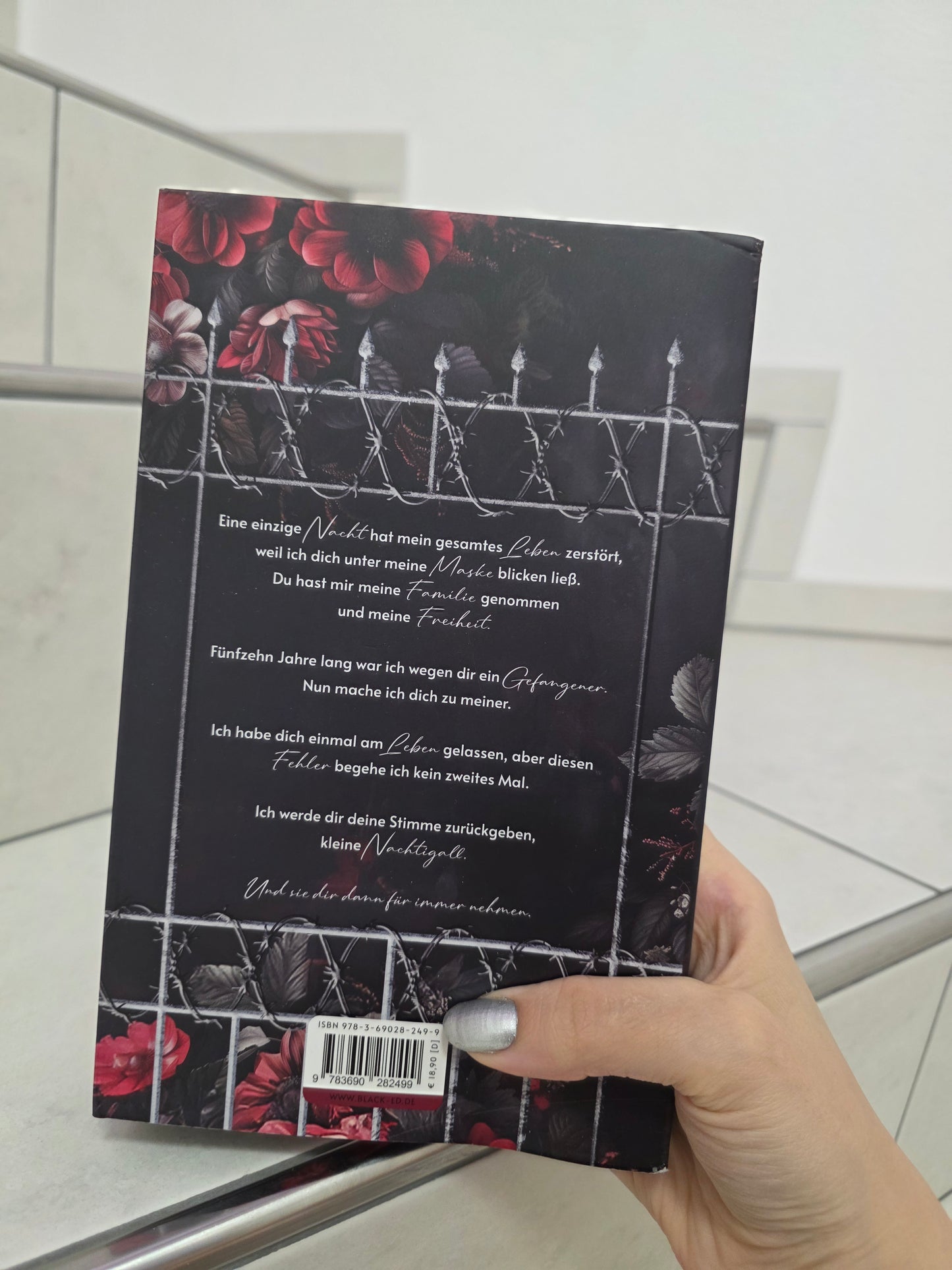 Jail Bird: Gefangen von dir von Sitara Snow