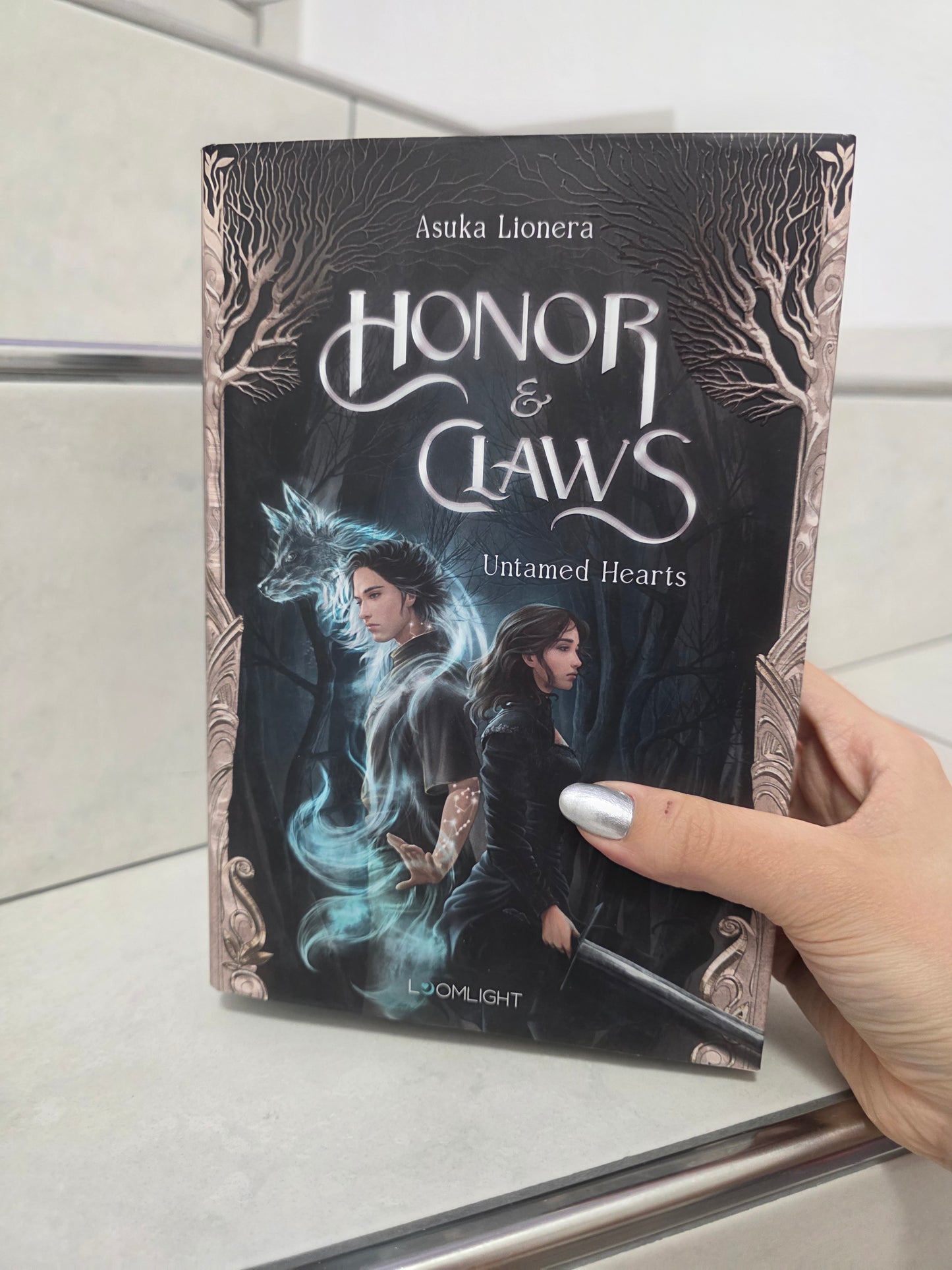Honor & Claws: Untamed Hearts von Asuka Lionera