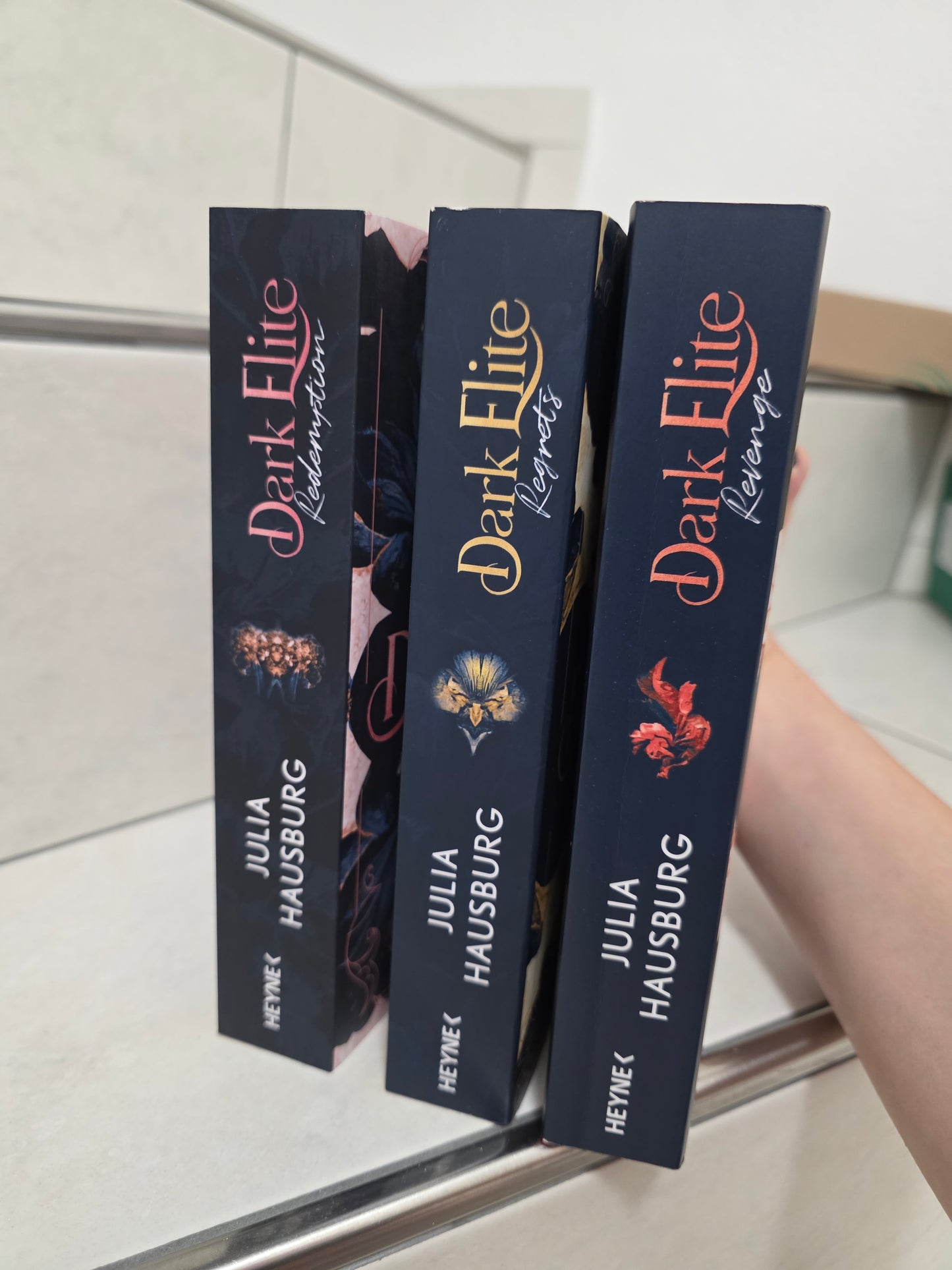 Dark Elite 1-3 von Julia Hausburg