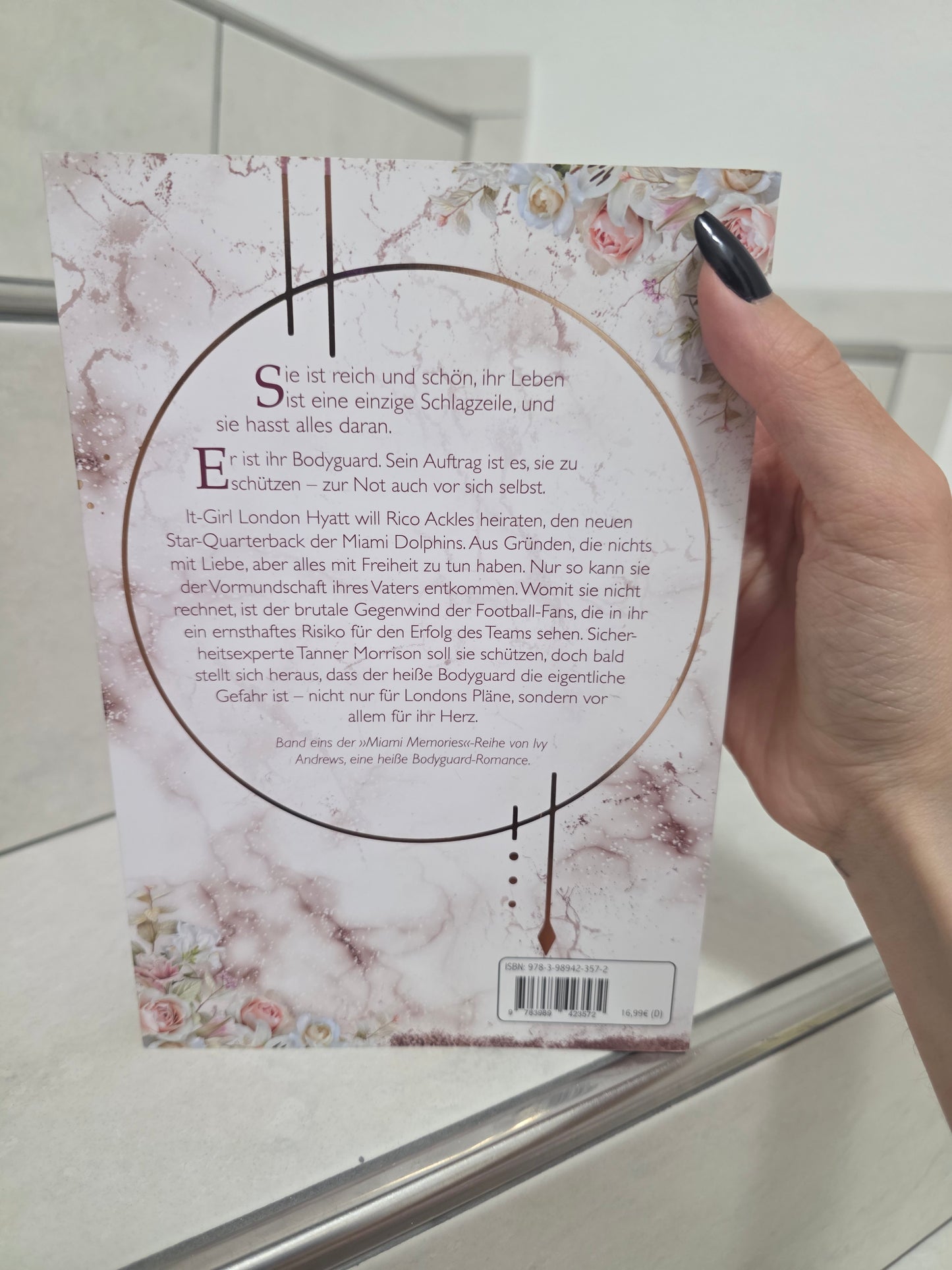 London's lightness von Ivy Andrews