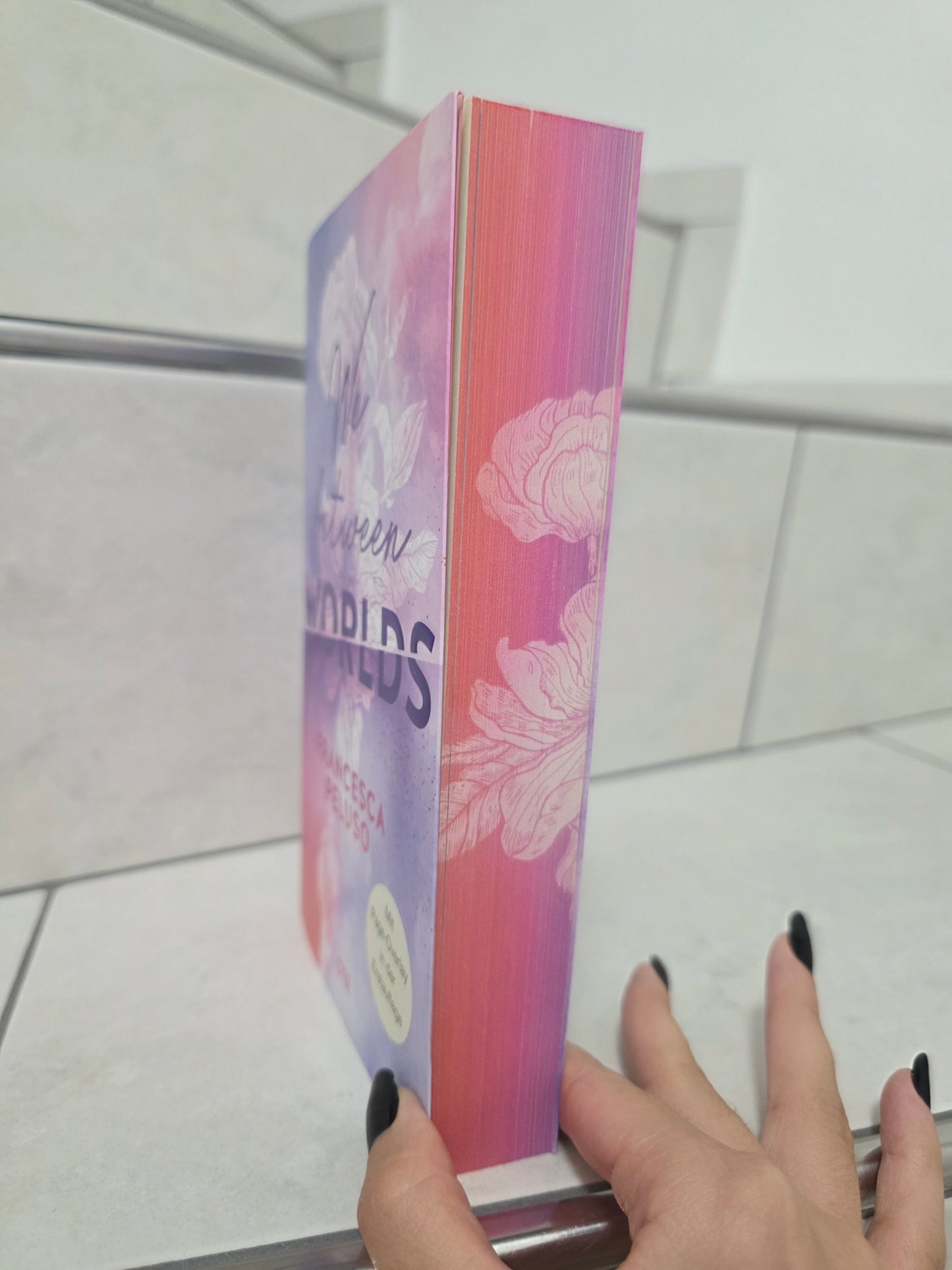 We between Worlds von Francesca Peluso