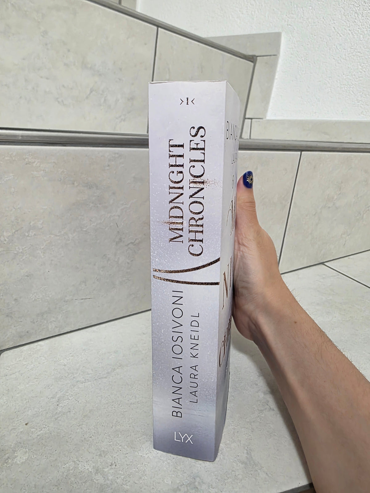 Midnight Chronicles 1 von Bianca Iosivoni & Laura Kneidl