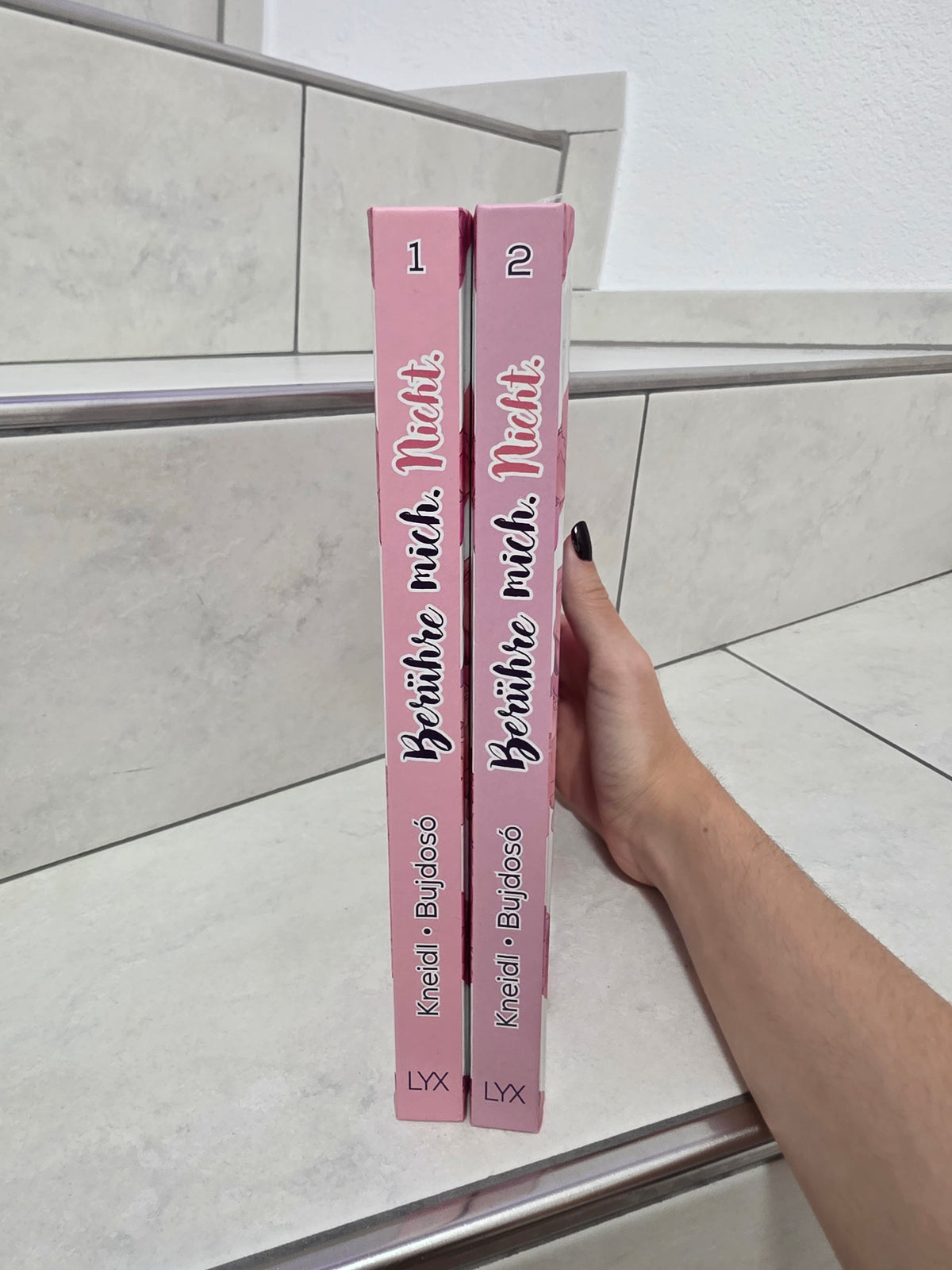 Berühre mich nicht 1&2 Graphic Novel von Laura Kneidl