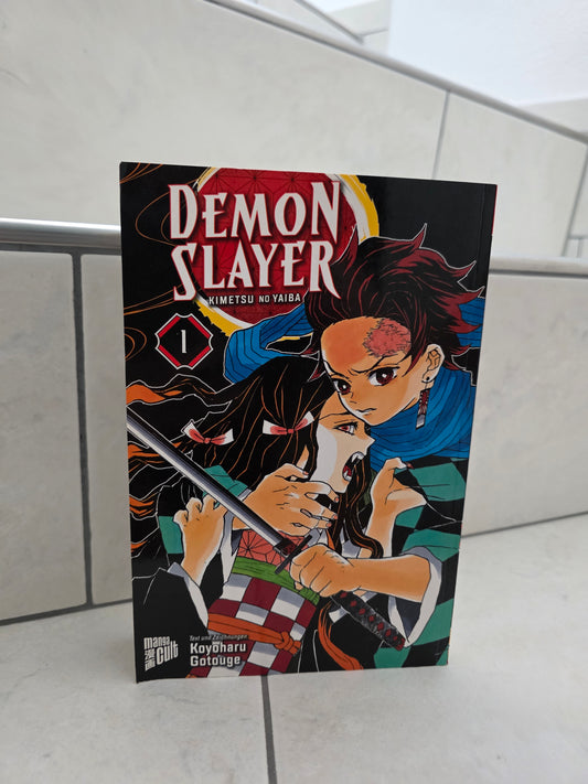 Demon Slayer 1 Kimetsu No Yaiba  von Koyoharu Gotouge