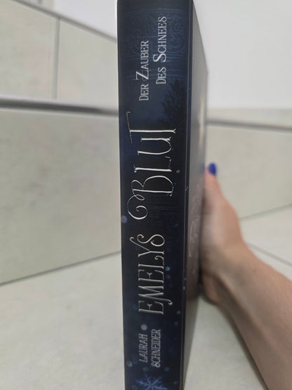Emelys Blut: Der Zauber des Schnees von Laurah Schneider