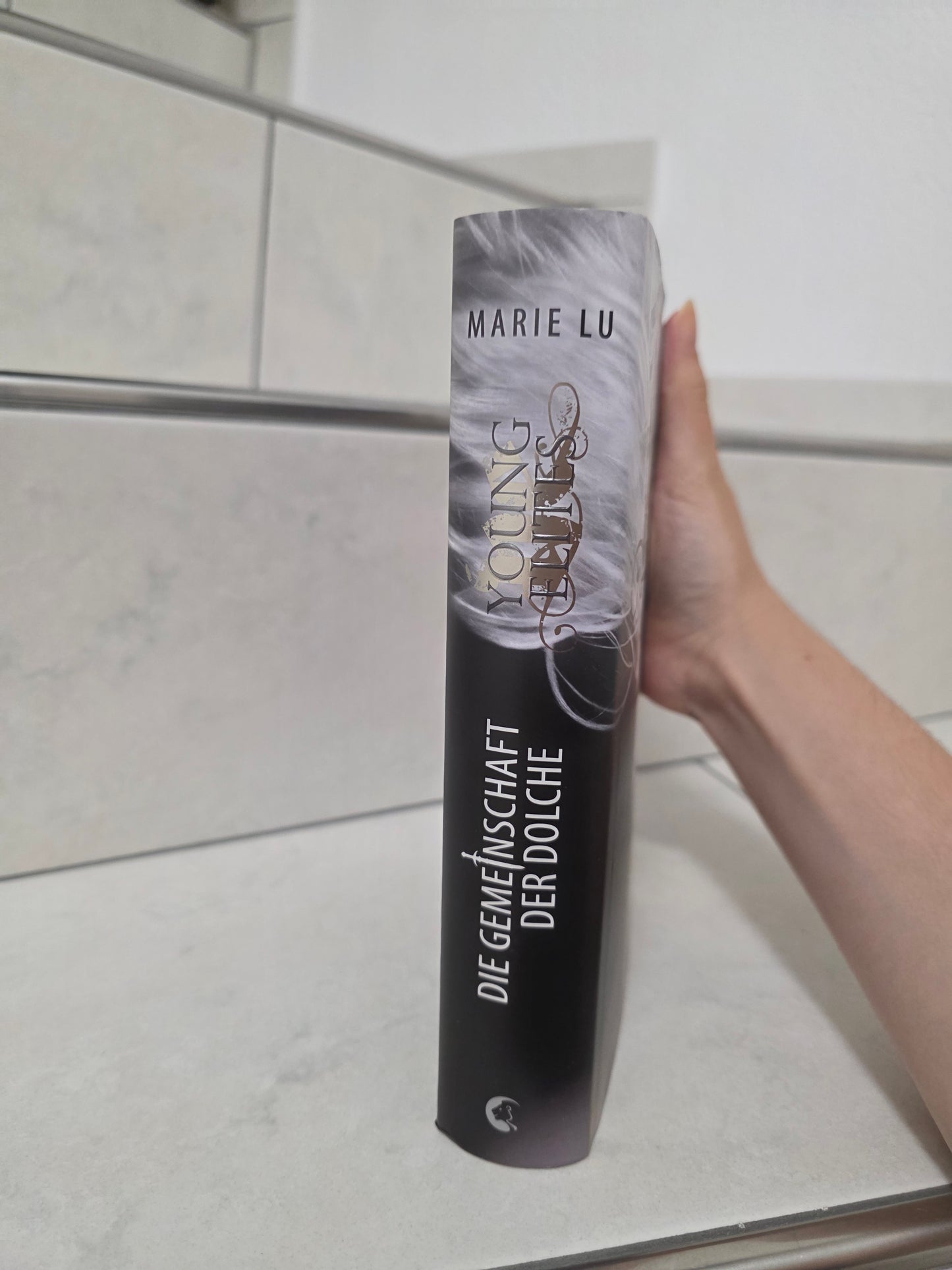 Young Elites 1 Die Gemeinschaft der Dolche von Marie Lu