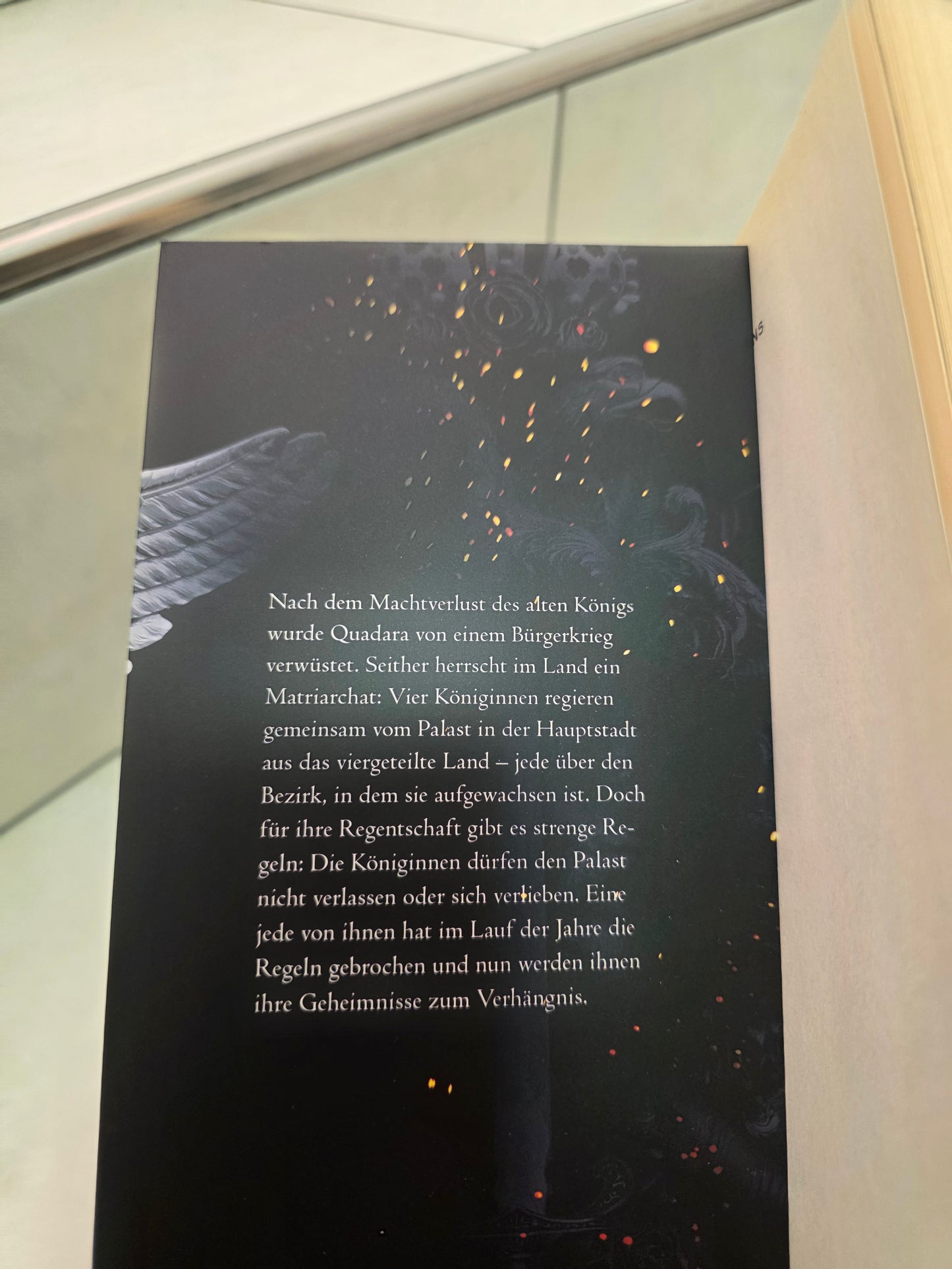 Four Dead Queens von Astrid Scholte