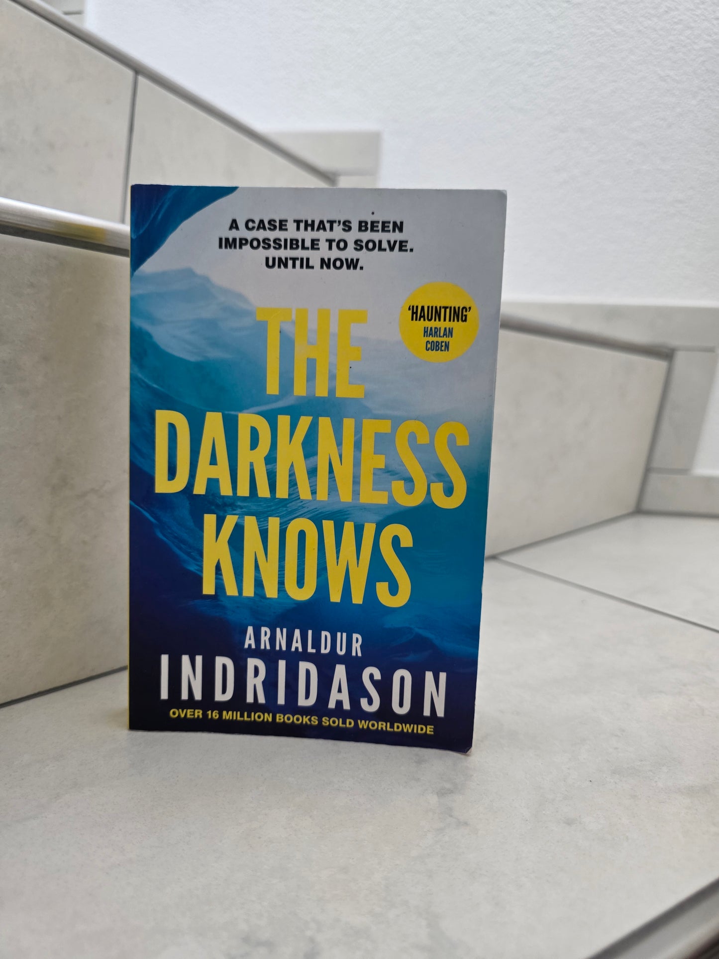 The Darkness Knows by Arnaldur Indridason