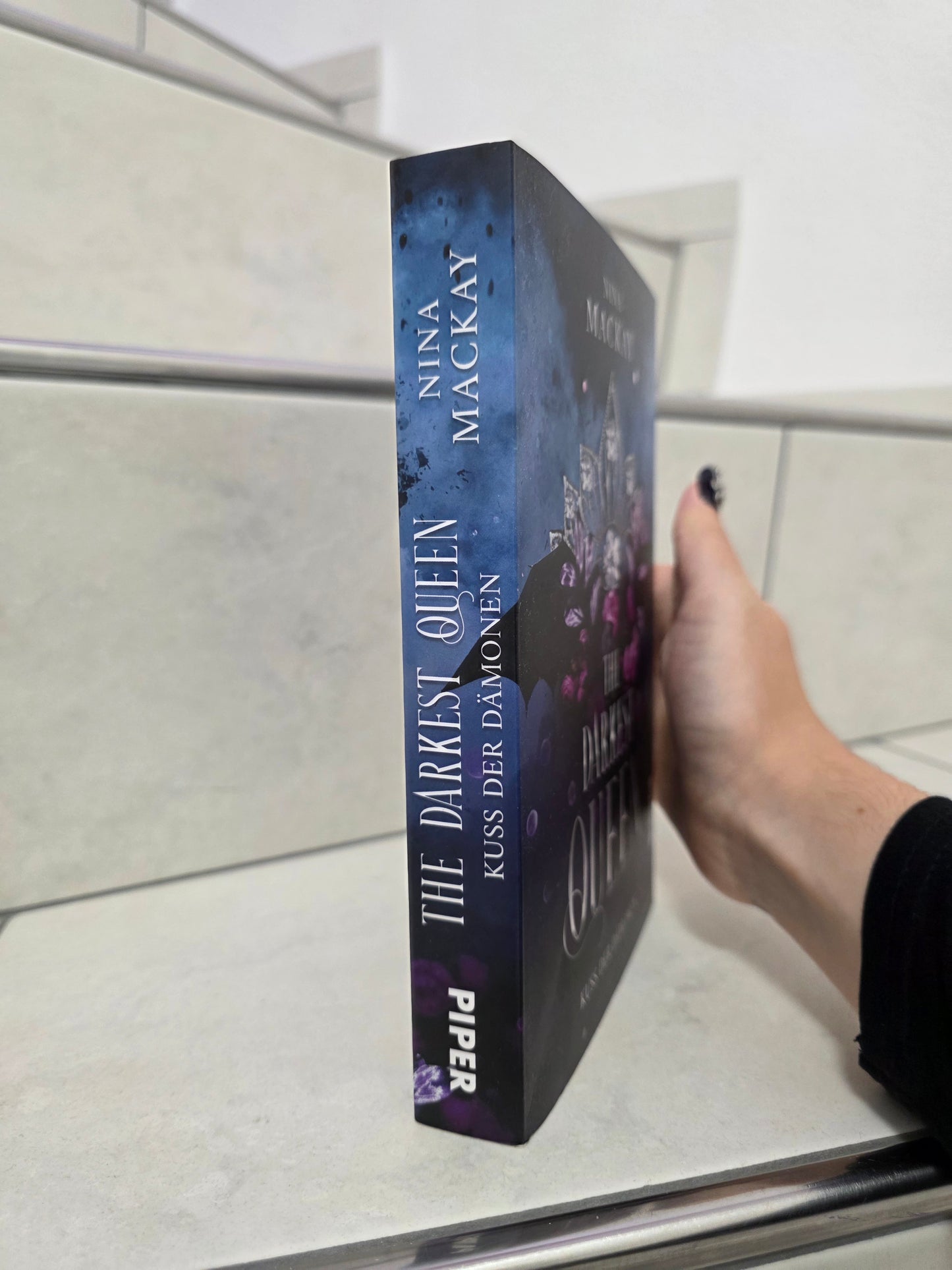 The Darkest Queen: Kuss der Dämonen von Nina Mackay