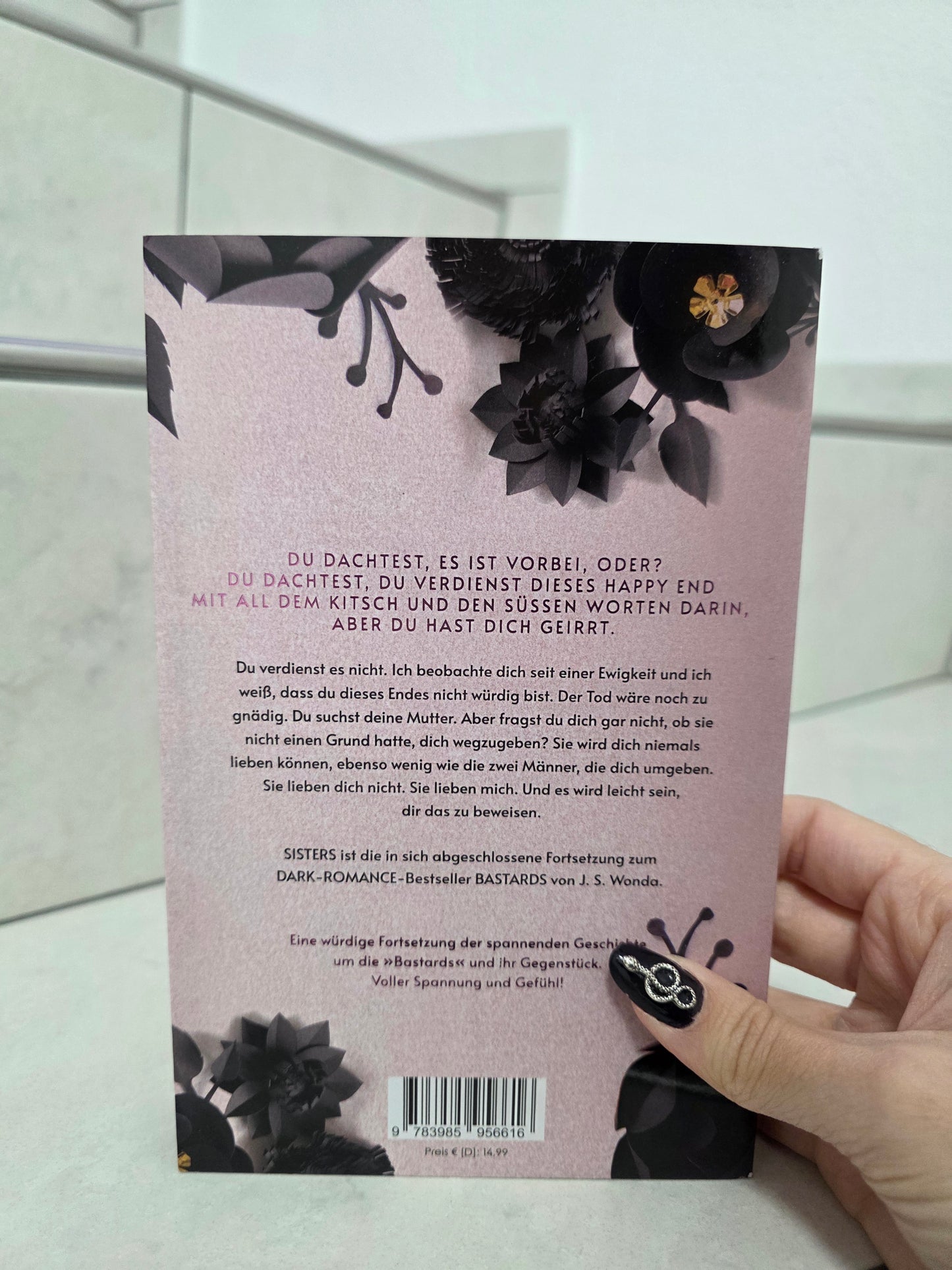 Sisters von J.S. Wonda