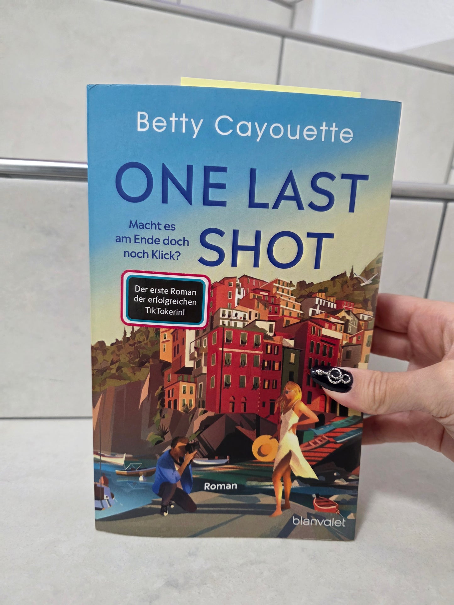 One Last Shot von Betty Cayouette