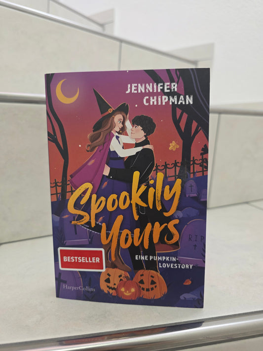 Spookily Yours von Jennifer Chipman