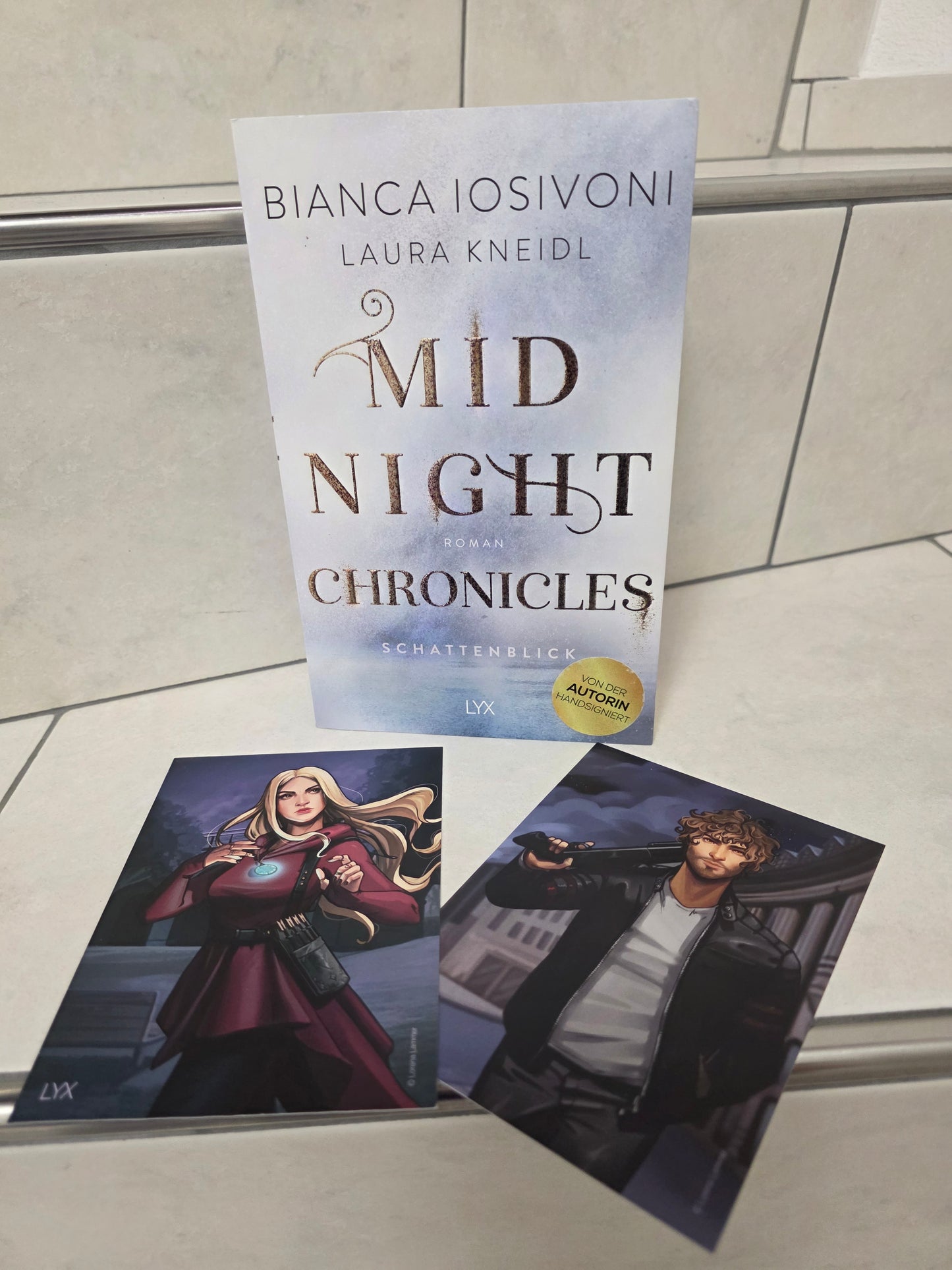 Midnight Chronicles 1 von Bianca Iosivoni & Laura Kneidl