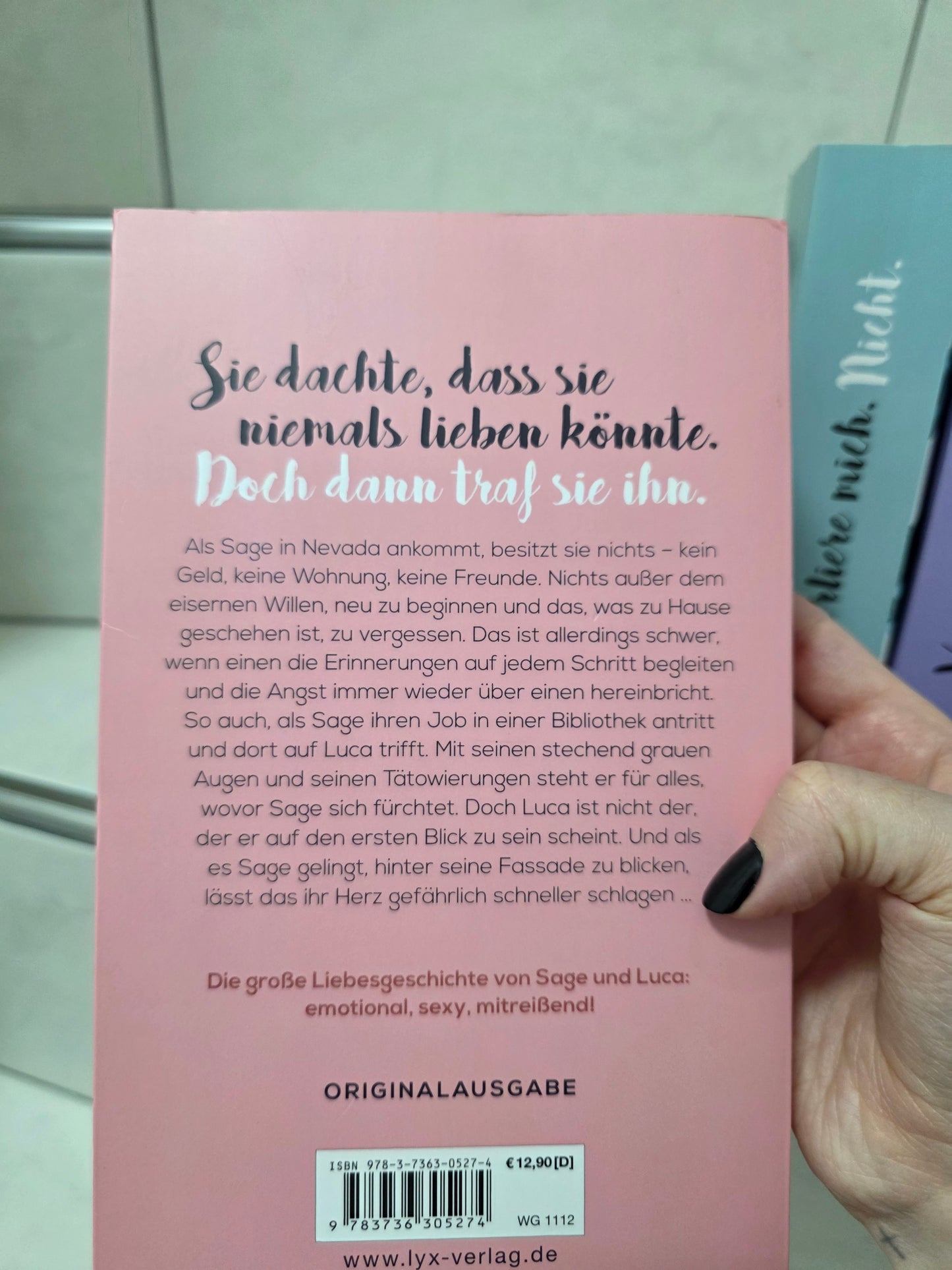 Berühre mich nicht Reihe von Laura Kneidl