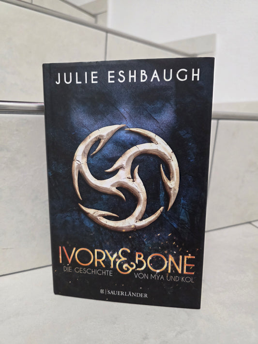 Ivory & Bone von Julie Eshbough