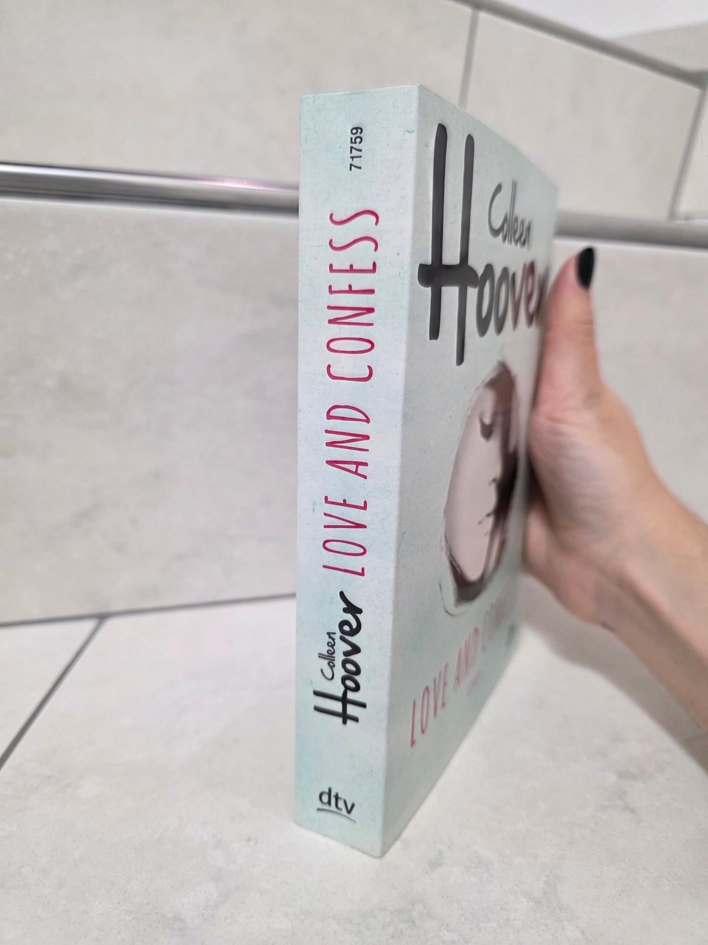 Love and Confess von Colleen Hoover