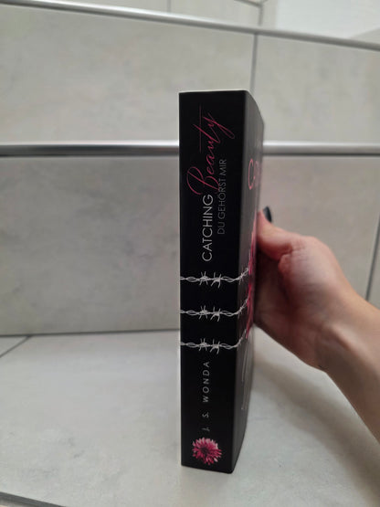 Catching Beauty von J.S. Wonda