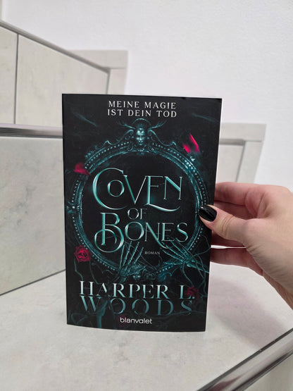 Coven of Bones von Harper L. Woods