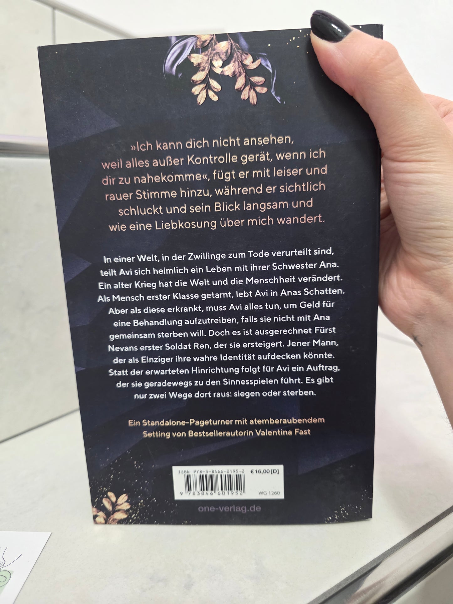 Stolen Crown 1 von Valentina Fast