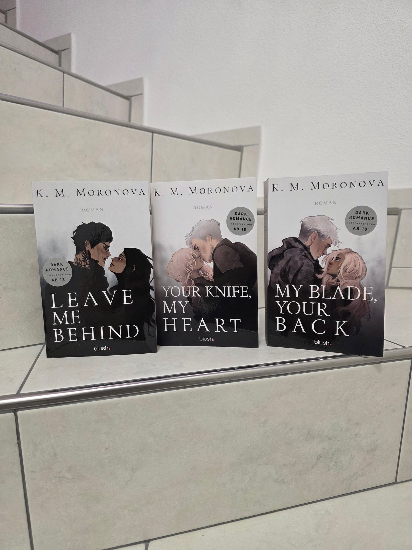 Leave Me Behind Set von K. M. Moronova