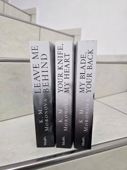 Leave Me Behind Set von K. M. Moronova