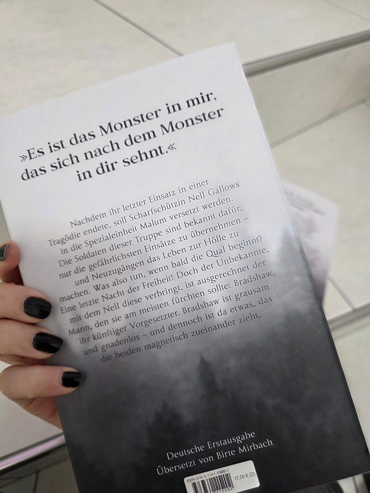 Leave Me Behind Set von K. M. Moronova