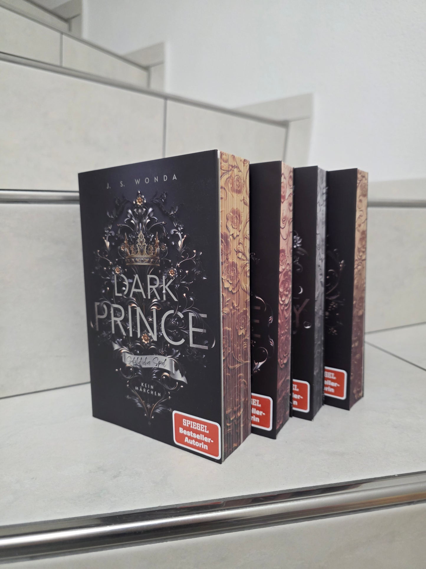 DARK 1-4 von J.S. Wonda