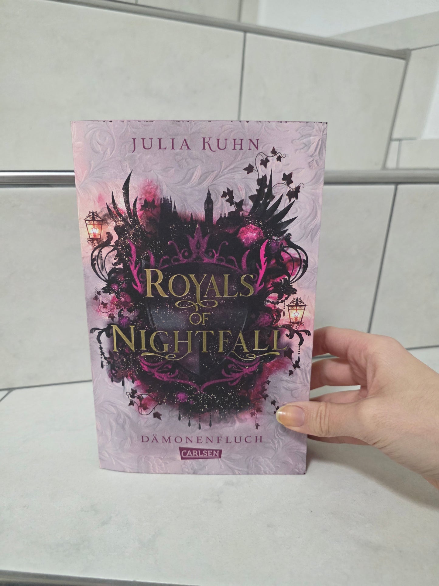 Royals of Nightfall von Julia Kuhn