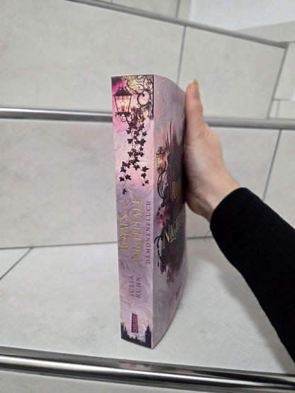Royals of Nightfall von Julia Kuhn