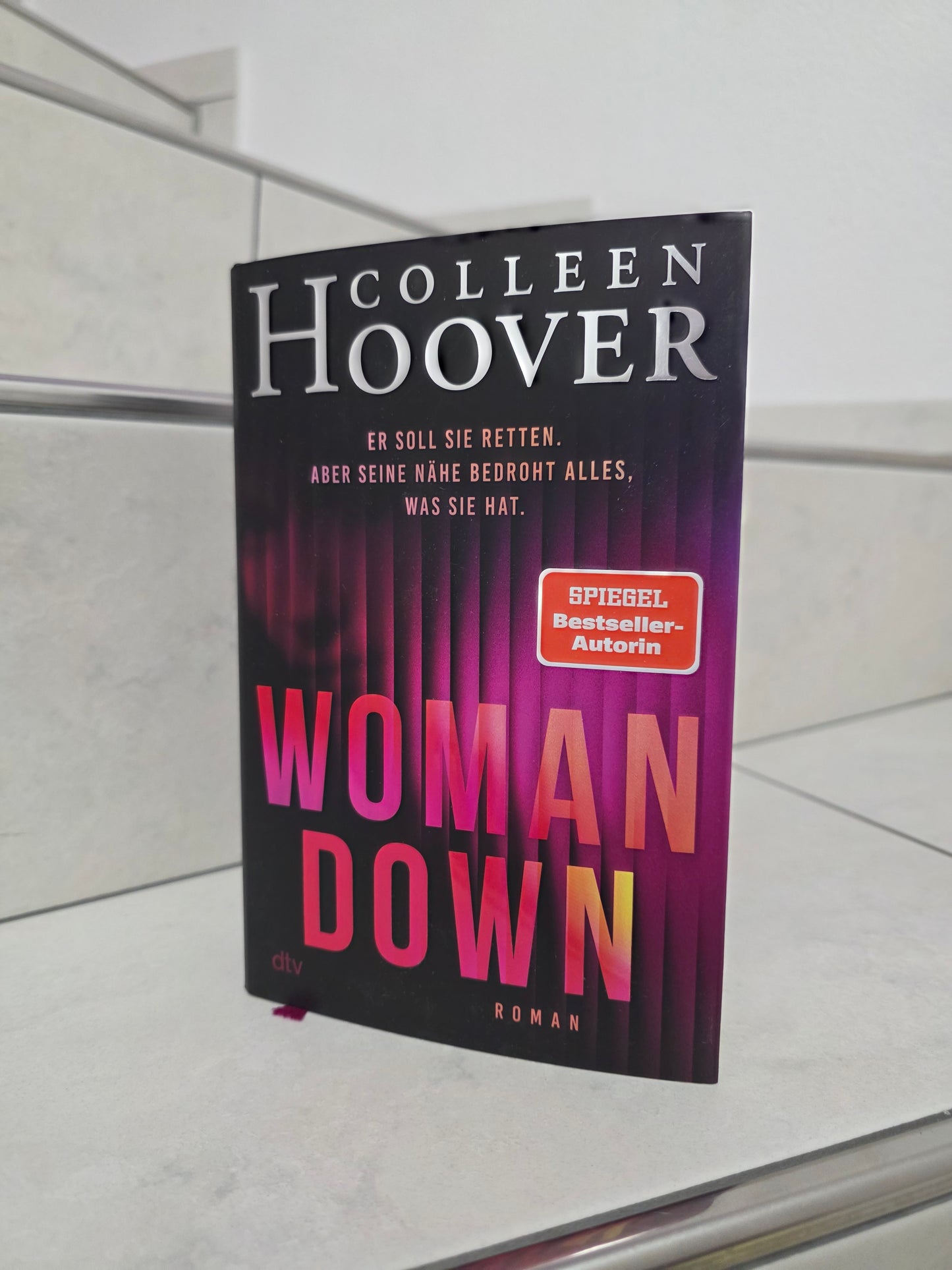 Woman Down von Colleen Hoover