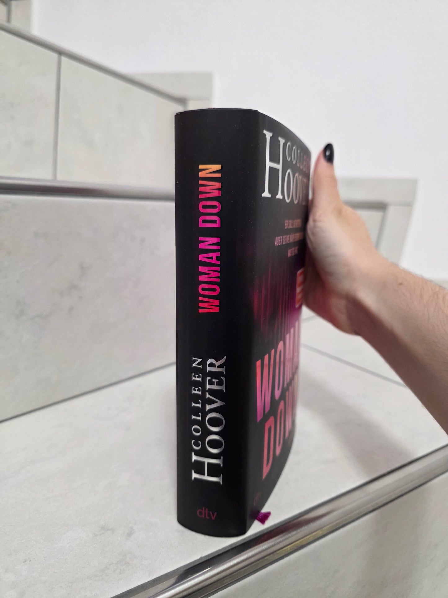 Woman Down von Colleen Hoover