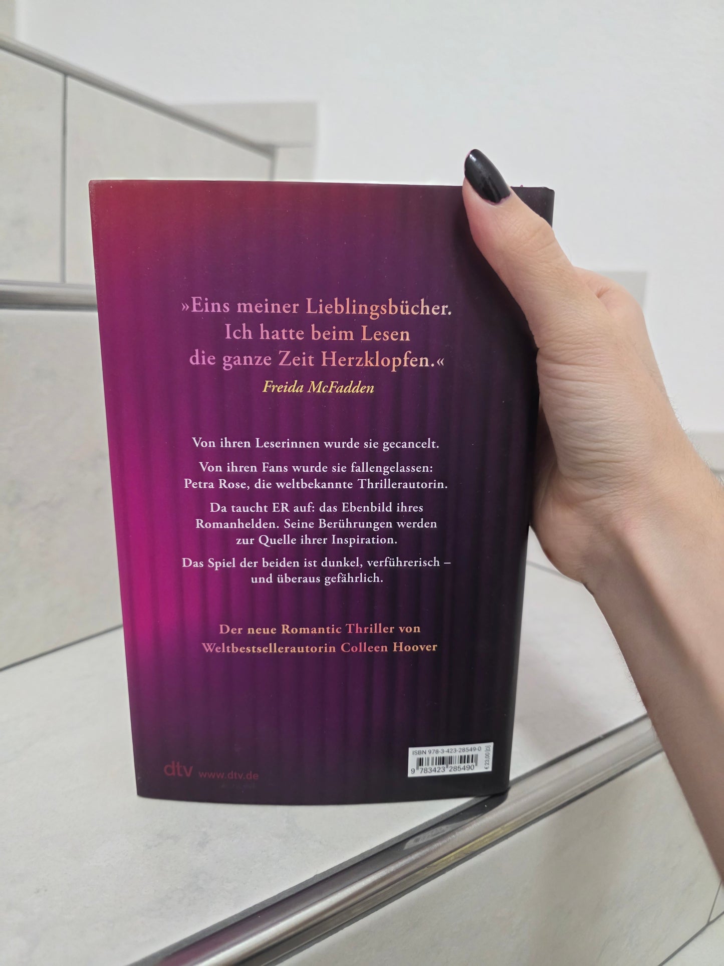 Woman Down von Colleen Hoover