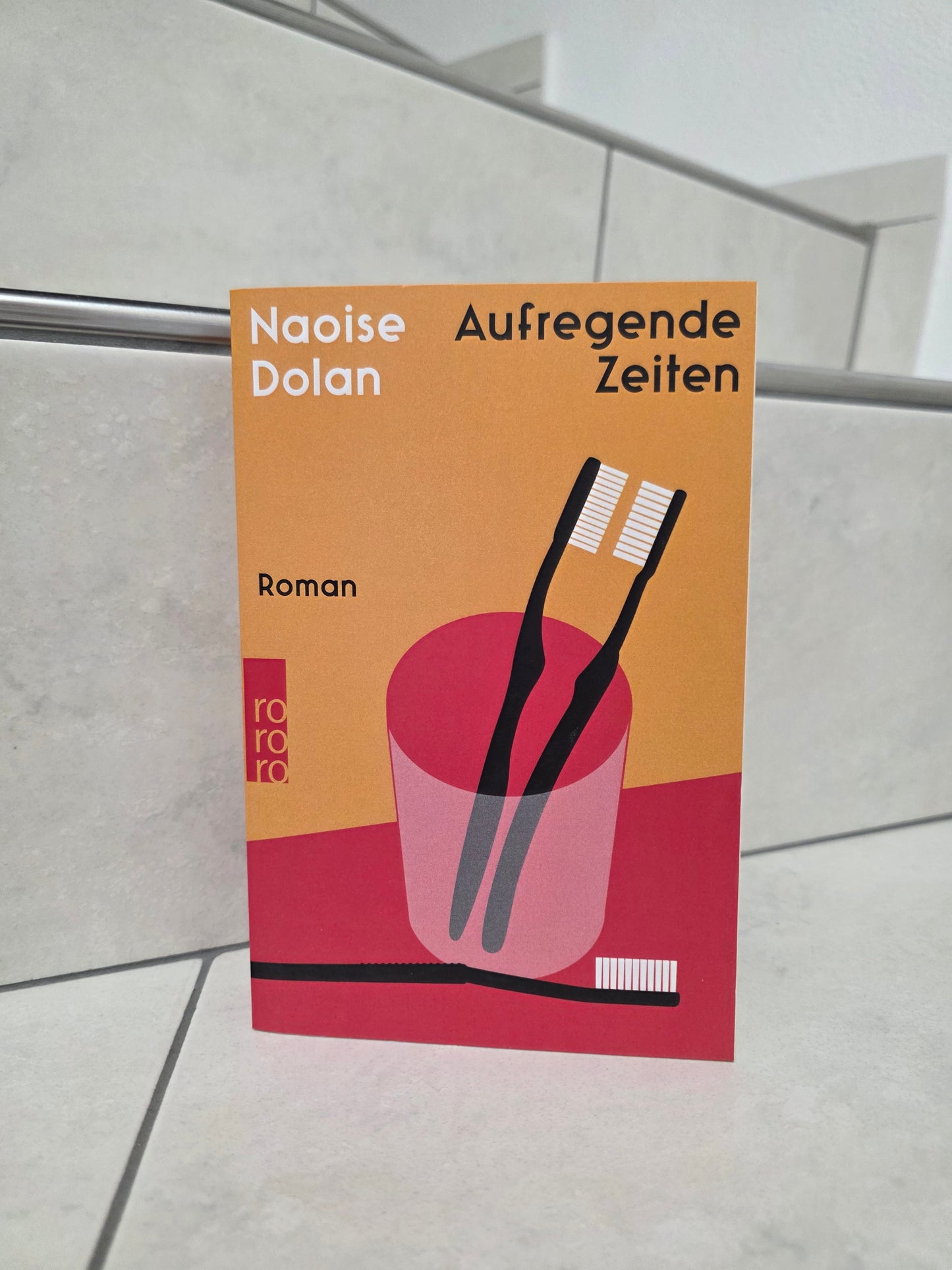 Aufregende Zeiten von Naoise Dolan