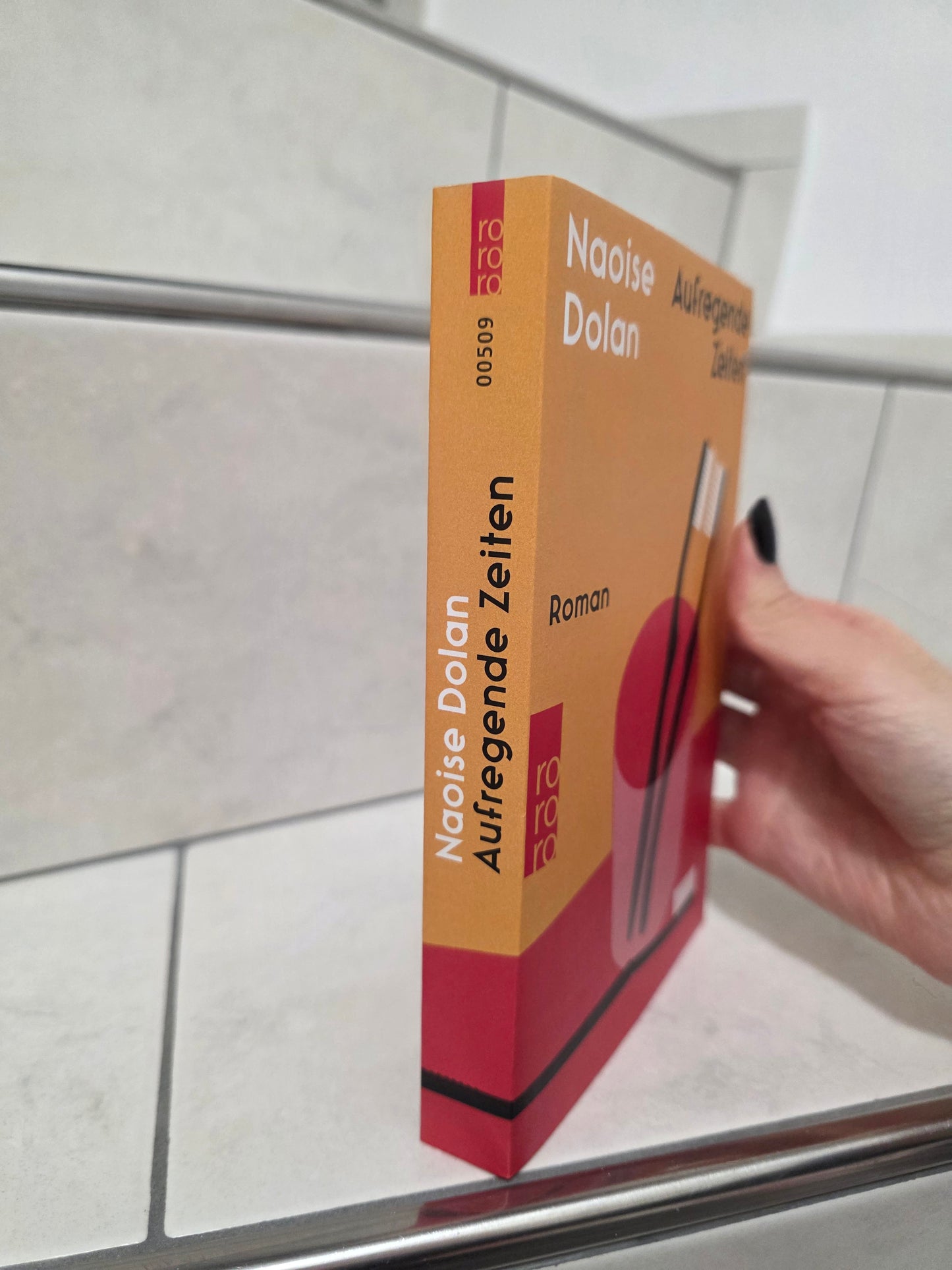Aufregende Zeiten von Naoise Dolan
