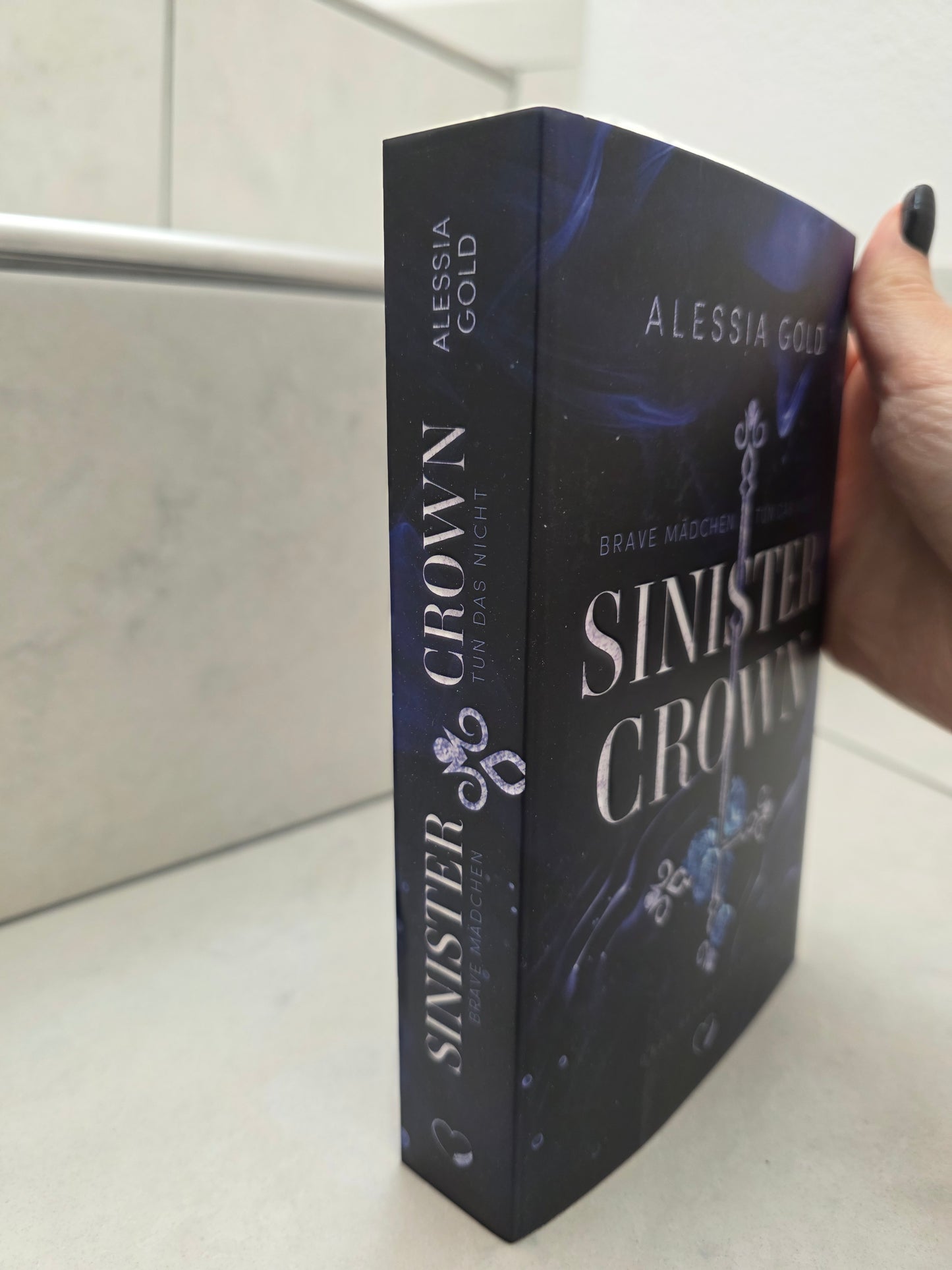 Sinister Crown von Alessia Gold