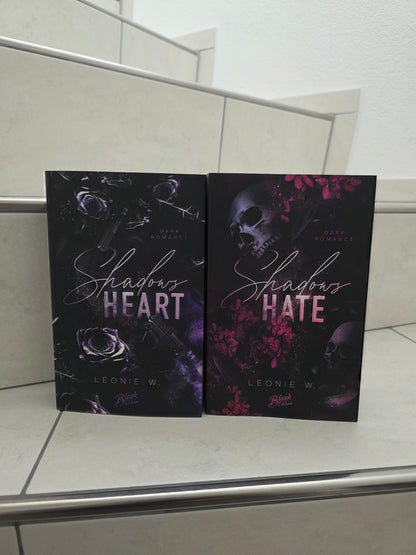 Shadows 1&2 von Leonie W.