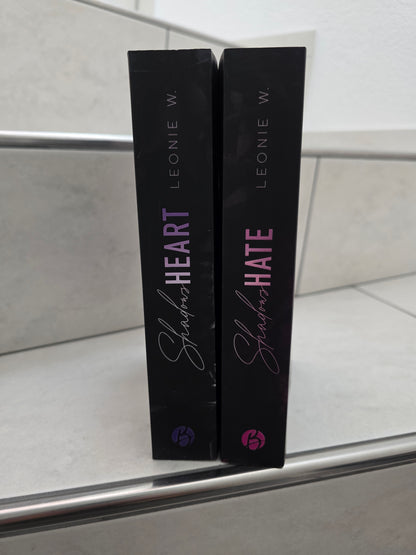 Shadows 1&2 von Leonie W.