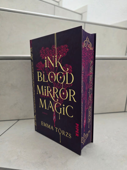 Ink Blood Mirror Magic von Emma Törzs