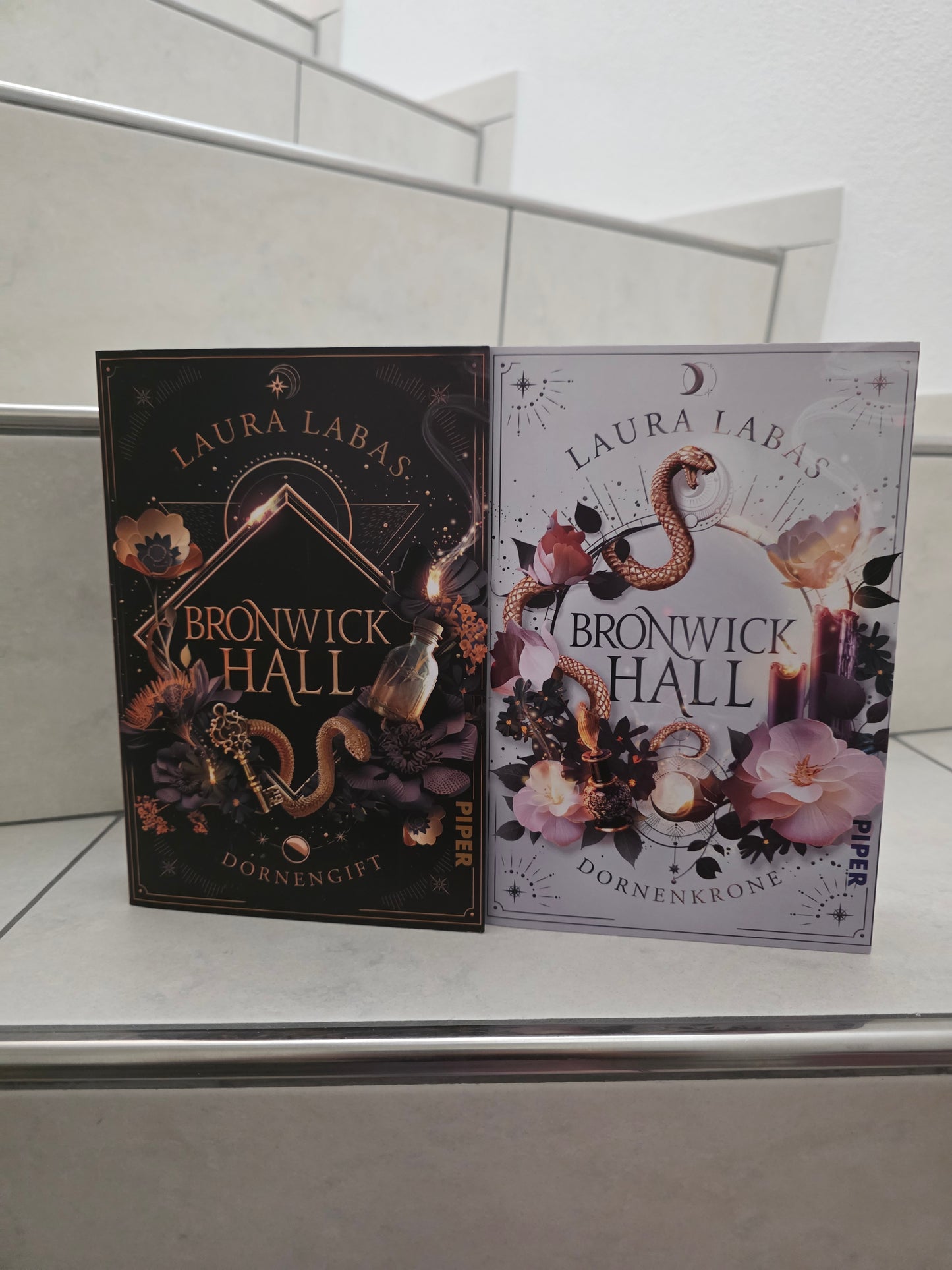 Bronwick  Hall 1&2 von Lara Labas