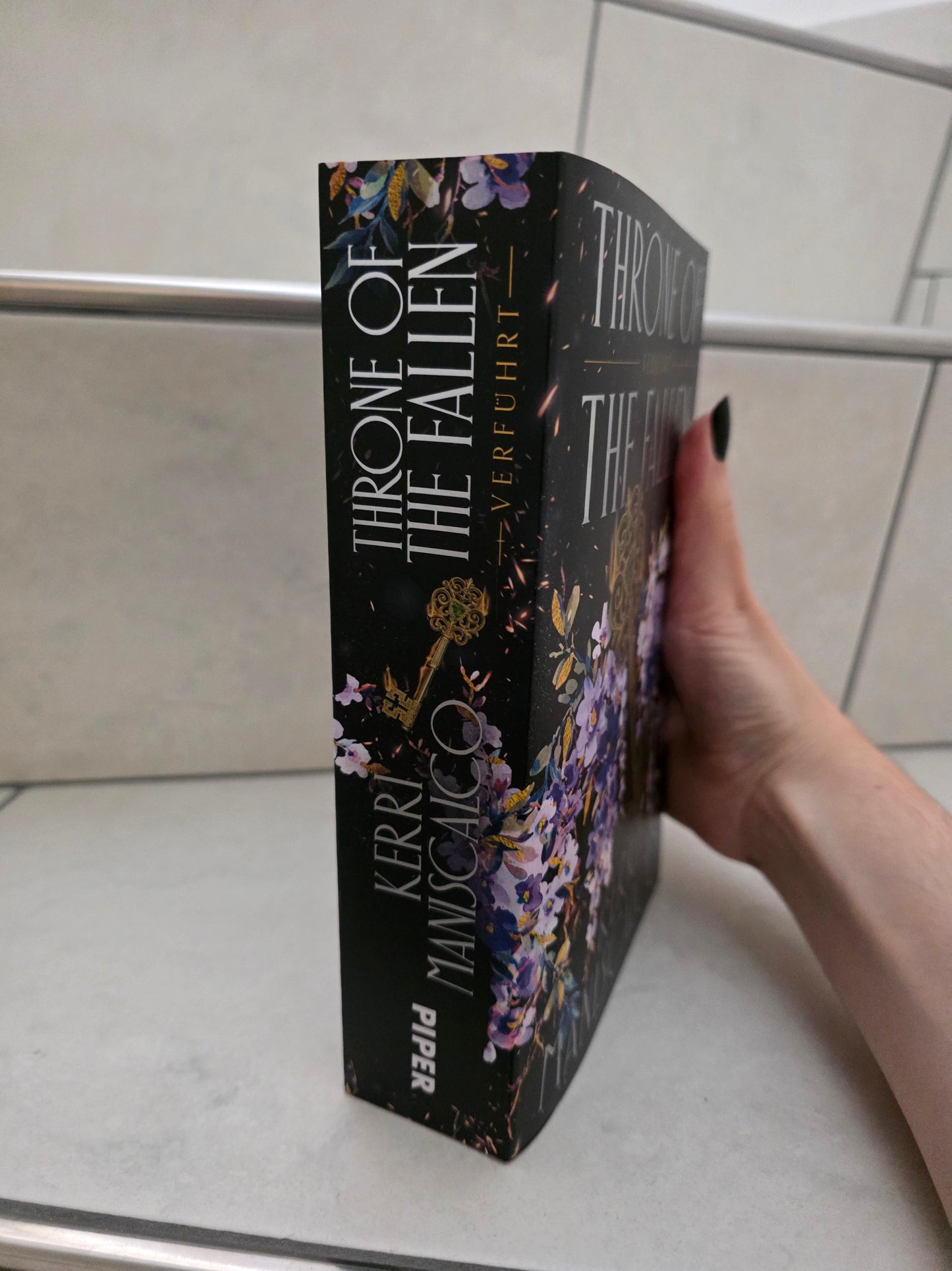 Throne of the Fallen von Kerri Maniscalco