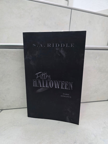 Filthy Halloween von S. A. Riddle
