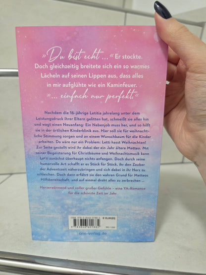 Die Farbe von Schneeflocken von Larissa Schira