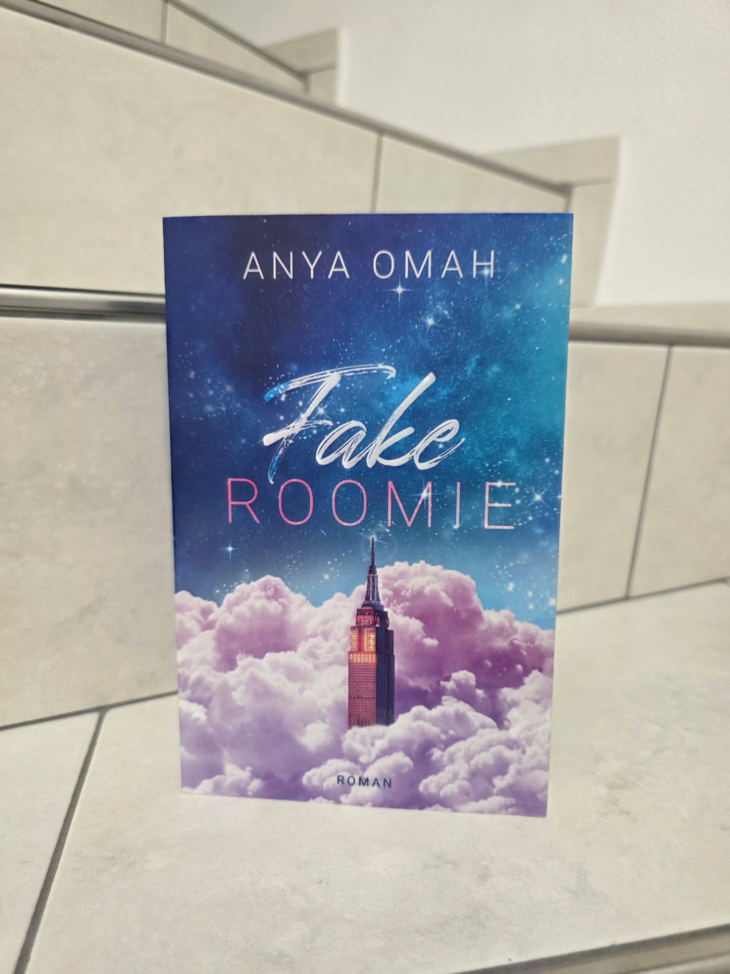 Fake Roomie von Anya Omah
