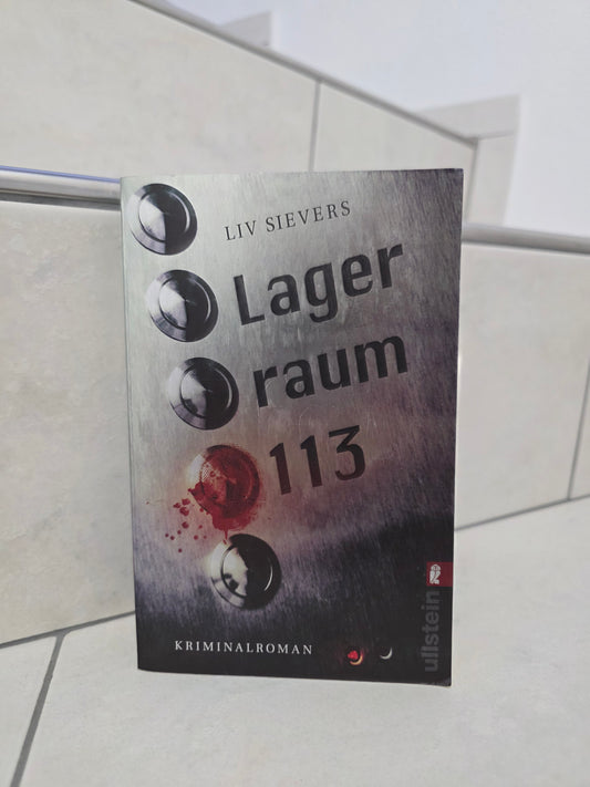 Lagerraum 113 von Liv Sievers
