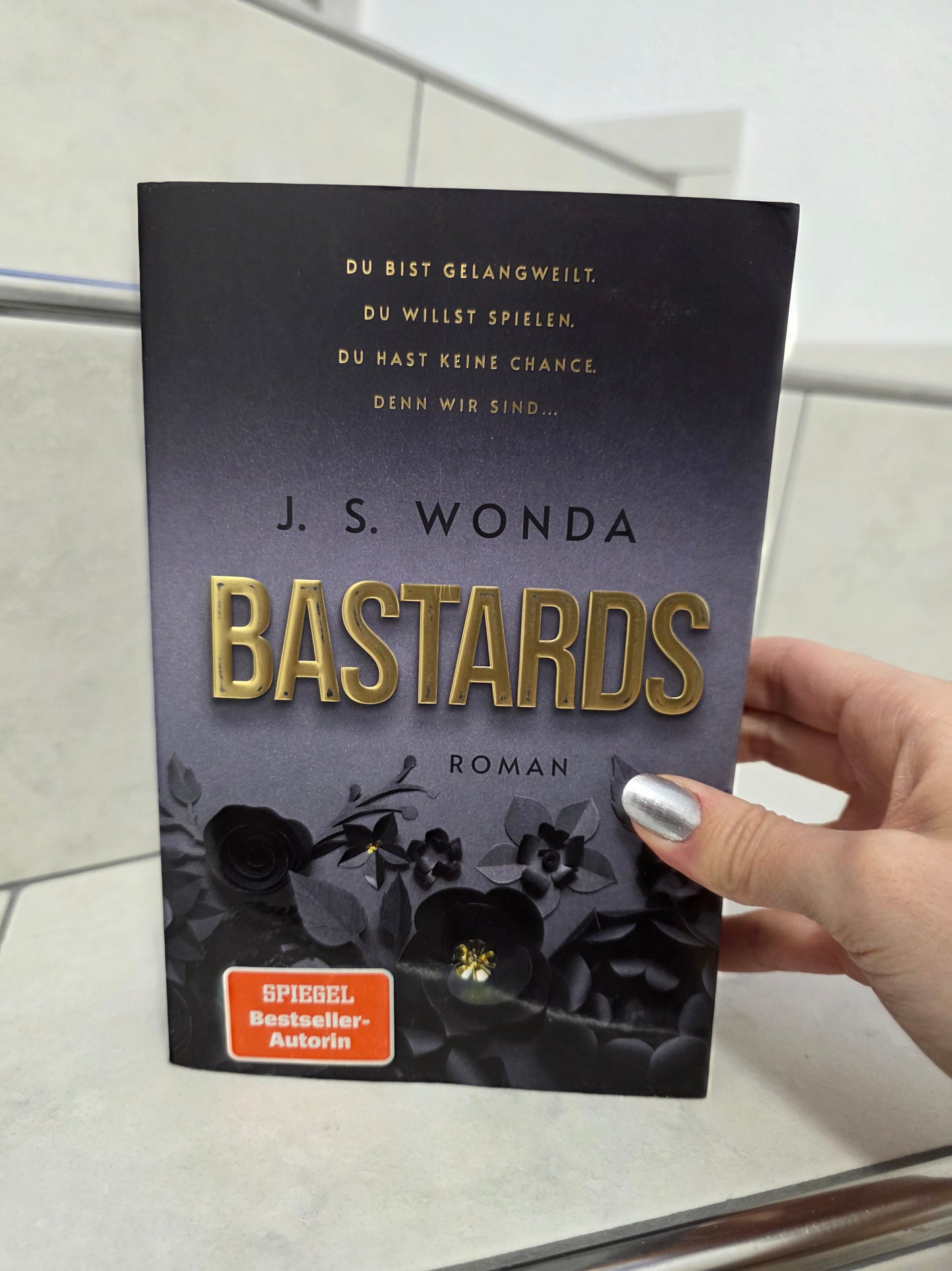 Bastards von J.S. Wonda