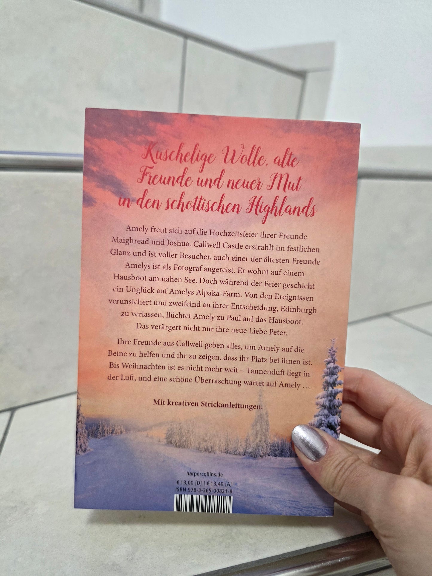 Tannenduft im kleinen Strickladen in den Highlands von Susanne Oswald