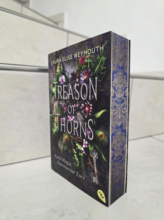Treason of Thorns von Laura Elise Weymouth