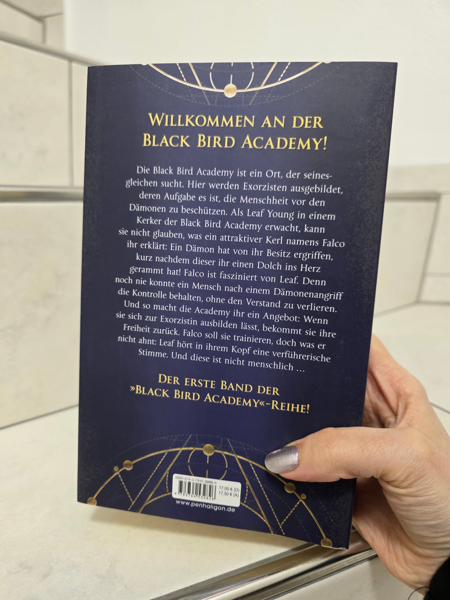 Black Bird Academy 1 von Stella Tack