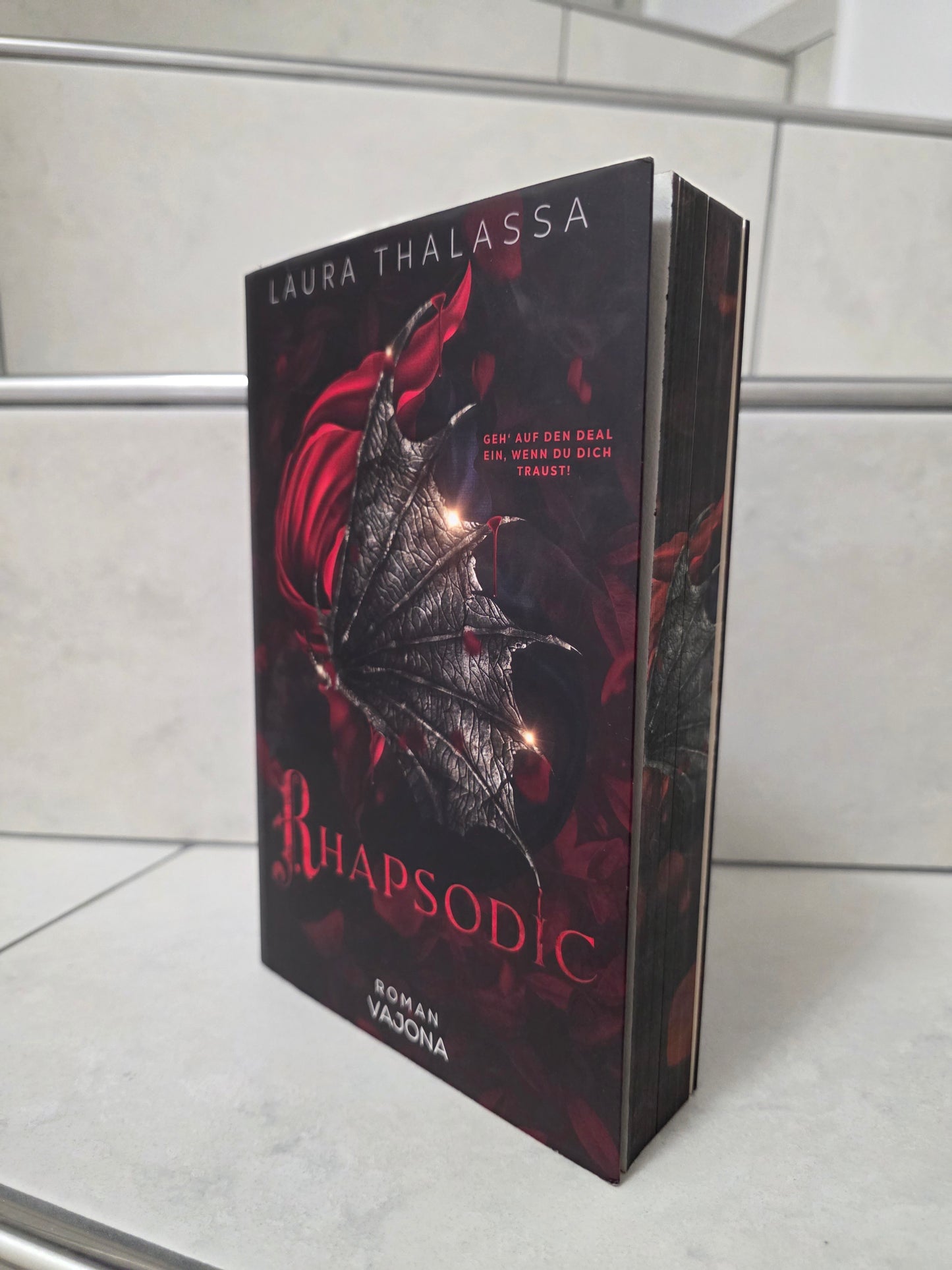 Rhapsodic von Laura Thalassa